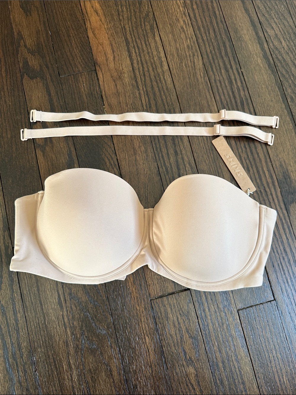 SKIMS Strapless Convertible Bra in Light Beige